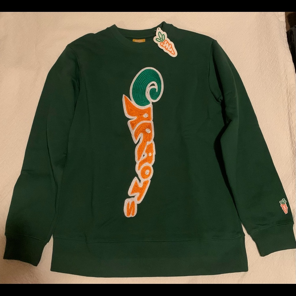 NWT Carrots By Anwar Green Crewneck with Carrot Stitching Down the Front